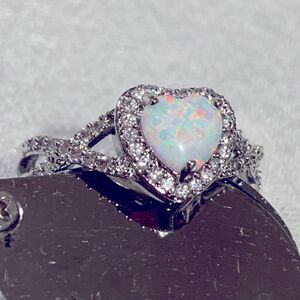 925 Sterling Silver Ring w/ Faux Opal Heart Sz 9 NWOT Gorgeous